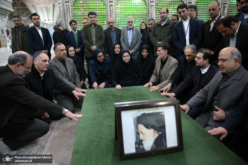 دیدار مدیرعامل، معاونان و جمعی از کارکنان  هواپیمایی هما با سید حسن خمینی