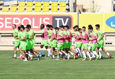 حضور امید عالیشاه با لباس شخصی در تمرین پرسپولیس
