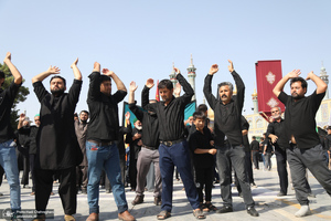 عزاداری ظهر عاشورا در حرم مطهر حضرت معصومه (س)‎