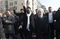 حضور حسن روحانی در راهپیمایی ۲۲ بهمن (3)