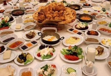 موسسه خیریه به 75 خانواده گناوه ای افطاری داد