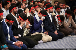 دیدار جمعی از جوانان و نوجوانان عازم اردوهای راهیان نور با رهبر معظم انقلاب