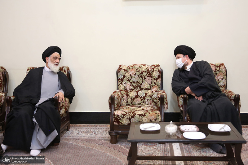 حاشیه های تجدید میثاق رئیس قوه قضائیه و مسئولان عالی قضایی با آرمان‌های حضرت امام خمینی (س)