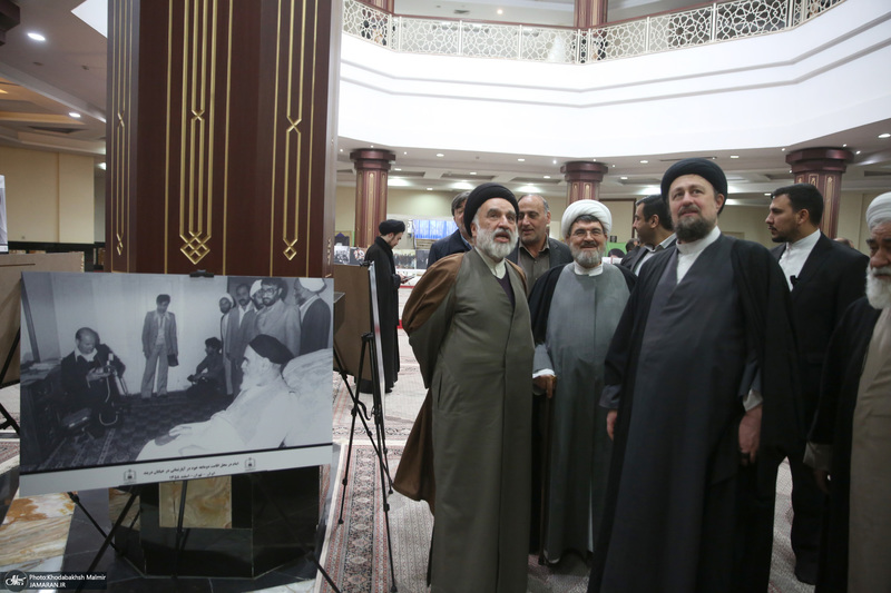 بازدید سید حسن خمینی از نمایشگاع عکس امام امت