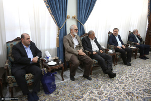 دیدار مدیر و معاونین روزنامه اطلاعات با سید حسن خمینی