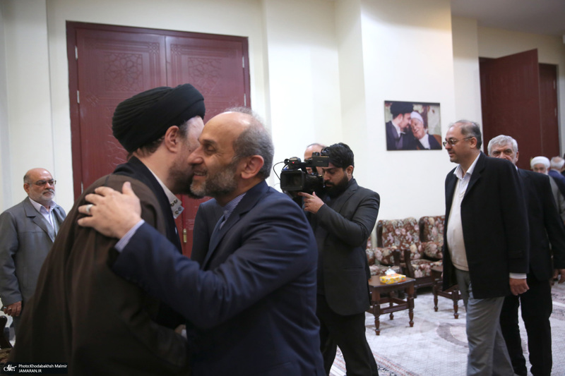 تجدید میثاق رئیس و جمعی از مدیران سازمان صداوسیما با آرمان‌های امام خمینی(س)-2