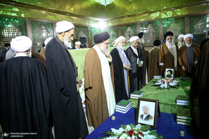 تجدید میثاق رئیس و اعضای مجلس خبرگان رهبری با آرمان های امام خمینی (س)