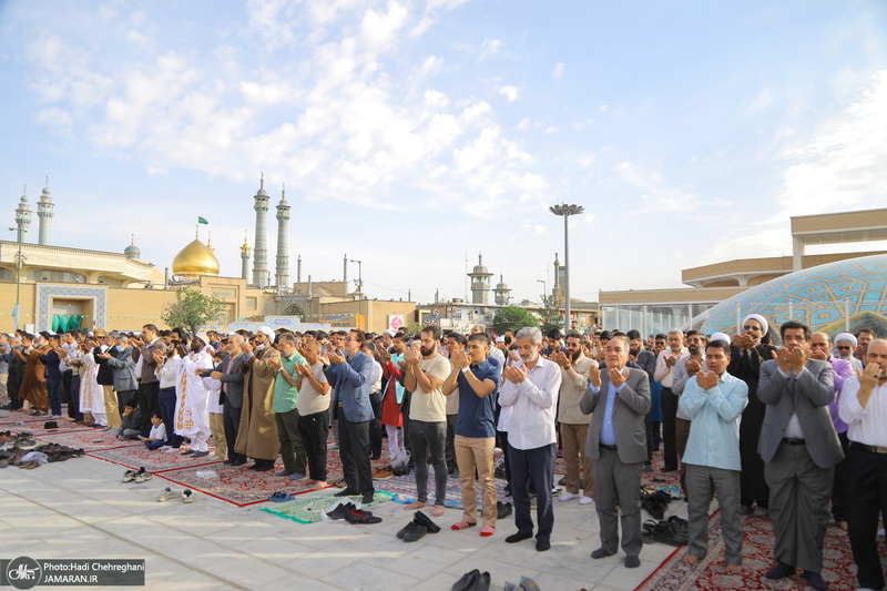 نماز عید سعید فطر در حرم مطهر حضرت معضومه (س)
