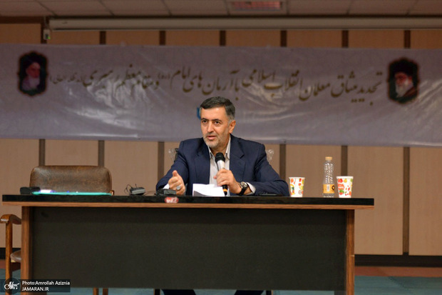 عبدالله گنجی: راه و رسم امام خمینی کور شدنی نیست/ نسلی که امام و انقلاب را ندیده‌اند فتوای ایشان در مورد رشدی را یادآور شدند