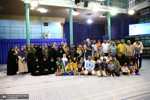 بازدید جمعی از قاریان کشور آفریقا و جمعی از گردشگران لبنانی از بیت امام خمینی در جماران