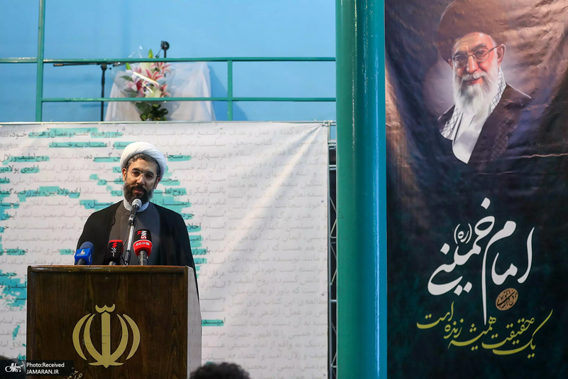 اجتماع دانشگاهیان در حسینیه جماران