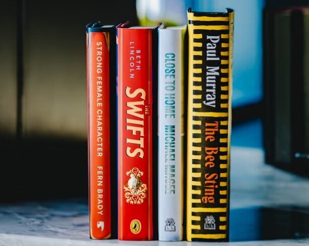 فهرست برگزیدگان یک جایزه ادبی جدید
