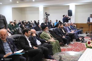 حضور وزیر کار در بیت تاریخی امام در خمین