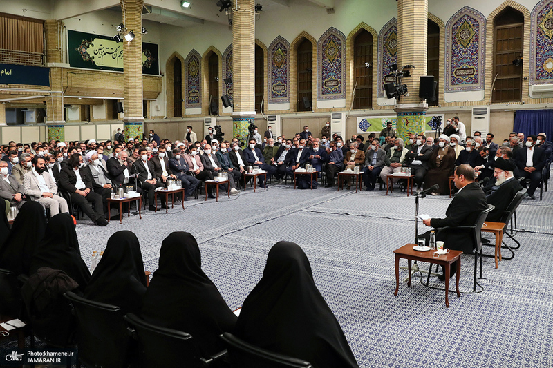دیدار شاعران و اساتید ادبیات فارسی با رهبر معظم انقلاب