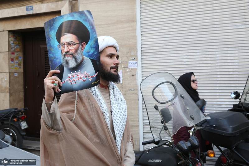 حضور سید حسن خمینی در اجتماع بزرگ مردم تهران