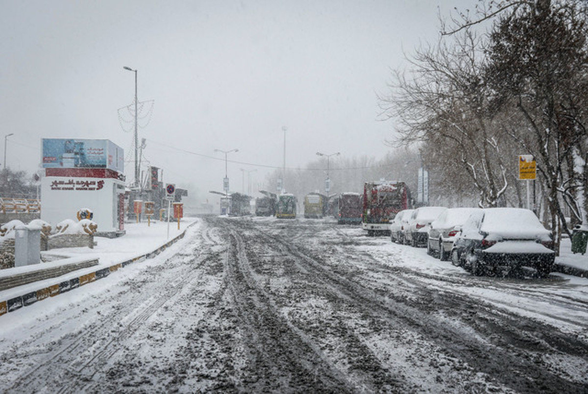 روایت یک شاهد عینی از برف و کولاک در جاده های کشور