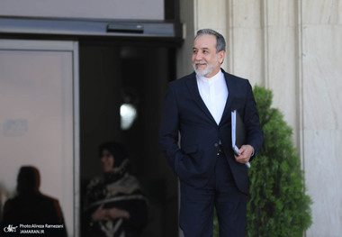  عراقچی: تماسی با ویتکاف نداشتم