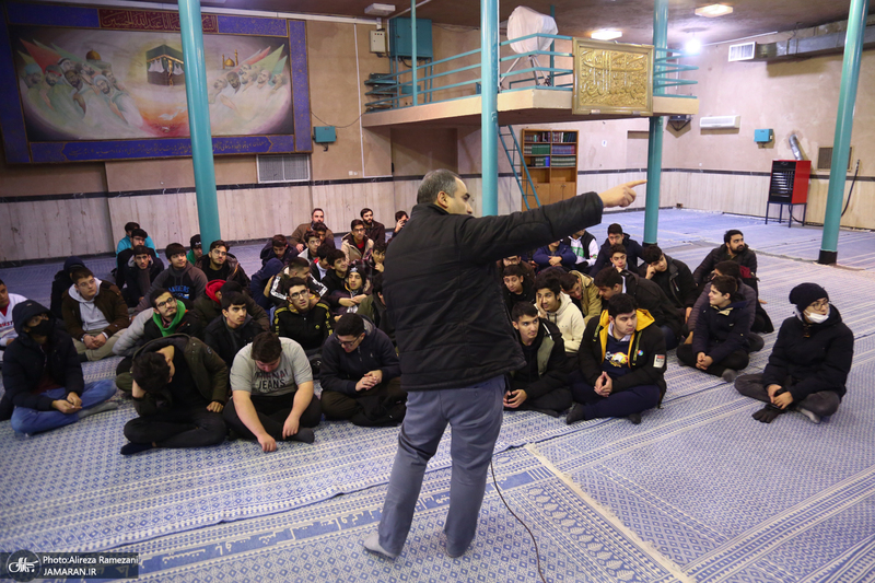 بازدید اقشار مختلف مردم از بیت امام خمینی (س) در جماران-4