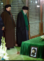 حضور رهبر معظم انقلاب در مرقد مطهر امام راحل و گلزار شهدای بهشت زهرا(س)