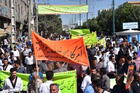 استاندار کردستان از حضور پرشور مردم در راهپیمایی روز قدر قدردانی کرد