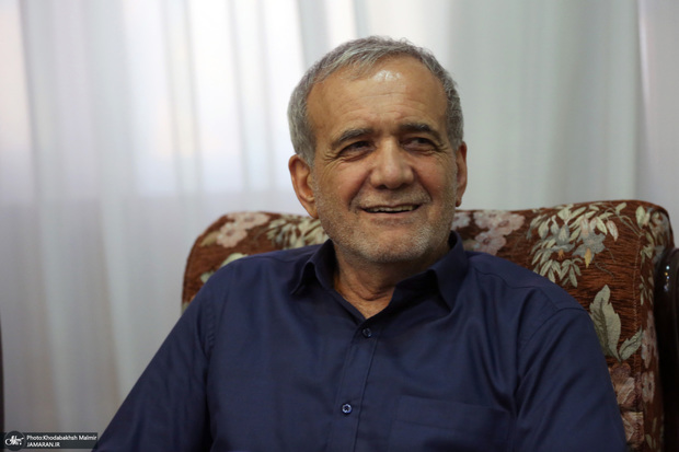 سخنگوی هیئت رئیسه مجلس: مجلس استعفای آقای پزشکیان را بررسی نخواهد کرد؛ صرف تنفیذ برای پذیرش استعفا کفایت می‌کند