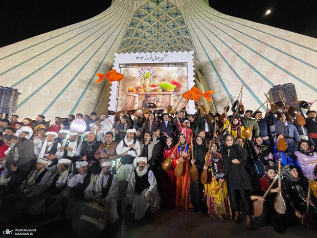 درخشش نوروز در بلندای برج آزادی با حضور حسین زاده معاون رییس جمهور + عکس و فیلم