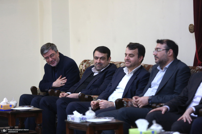 دیدار وزیر اقتصاد  جمعی از مدیران بانک ها با سید حسن خمینی