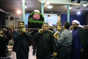 مراسم تشییع مرحوم آیت الله آقای حاج شیخ حسین هاشمیان در حسینیه جماران -2