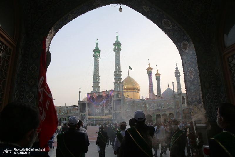 پیاده روی خادمان حرم کریمه اهل بیت(ع) در شب ولادت امام رضا(ع)