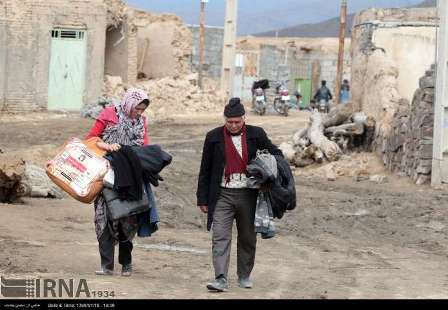 حضور مسئولان در مناطق زلزله زده خراسان رضوی سبب دلگرمی مردم شده است