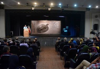 جشنواره تئاتر سفره‌ایی است که برای هنرمندان باز شده است و هرکس سهمی در آن دارد.