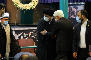 مراسم وداع با پیکر حجت الاسلام و المسلمین سید محمود دعایی در حسینیه جماران -3