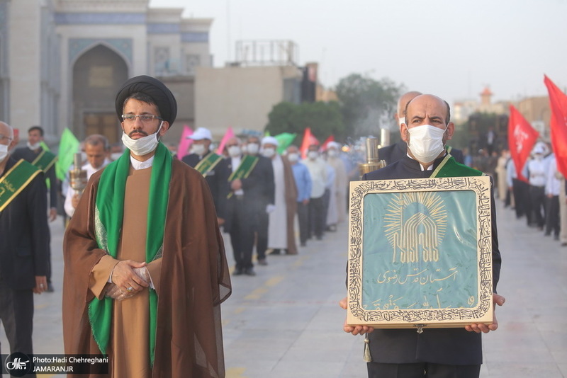 پیاده روی خادمان حرم کریمه اهل بیت(ع) در شب ولادت امام رضا(ع)