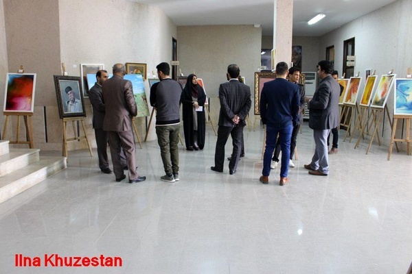افتتاح نمایشگاه طراحی نقاشی &quot;بازی با رنگ&quot; در بندر امام خمینی+ تصاویر
