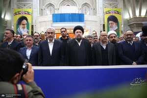 دیدار وزیر اقتصاد  جمعی از مدیران بانک ها با سید حسن خمینی