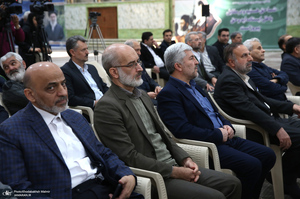 تجدید میثاق رئیس و جمعی از اعضای مجمع تشخیص مصلحت نظام با آرمان‌های امام خمینی (س)-2