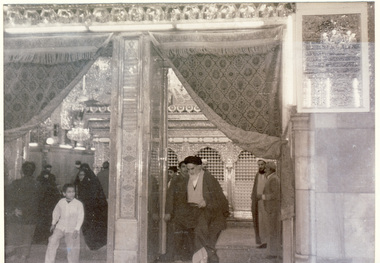 امام چه آدابی را در حرم حضرت امیر(س) رعایت می کردند؟ 