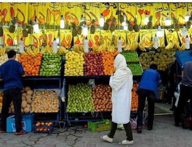 صدرنشینی گرانی بازار میوه ها؛ چرا قیمت موز از 35 هزار تومان گذشت؟ - وعده مسئولان برای گران تر نشدن در شب عید!