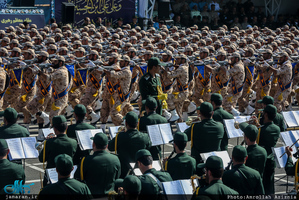 مراسم رژه نیروهای مسلح در جوار حر مطهر امام خمینی(س)