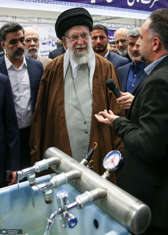 بازدید رهبر انقلاب از نمایشگاه دستاوردها و توانمندی‌های بخش خصوصی