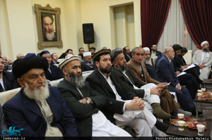 دیدار جمعی از میهمانان کنفرانس وحدت اسلامی با سید حسن خمینی