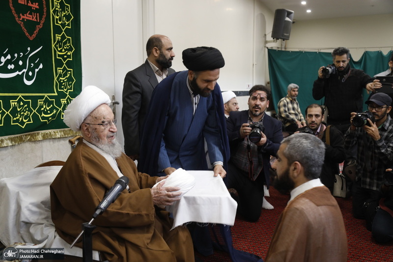 عمامه گذاری طلاب توسط مراجع عظام تقلید در روز میلاد امام علی (ع)‎