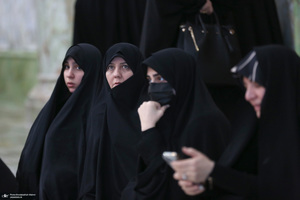 مراسم بیست‌و‌نهمین سالگرد ارتحال حاج سید احمد خمینی و بزرگداشت آیت‌الله موسوی بجنوردی در حرم امام -2