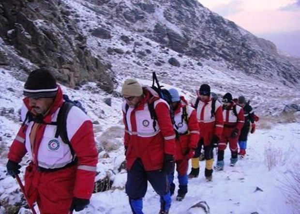19 کوهنورد لارستانی در ارتفاعات زردکوه نجات یافتند