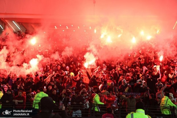 سنگ پرانی هواداران در دربی و بلیت 10 میلیونی در بازار سیاه!