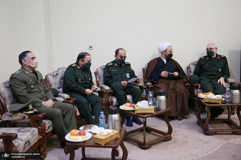 حاشیه های تجدید بیعت فرماندهان ارشد نیروهای مسلح با آرمان های امام خمینی (س)