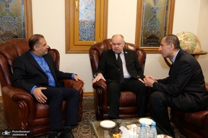 امضای دفتر یادبود شهید سلیمانی و جانباختگان سانحه هواپیمای خطوط اکراین در سفارت ایران در مسکو