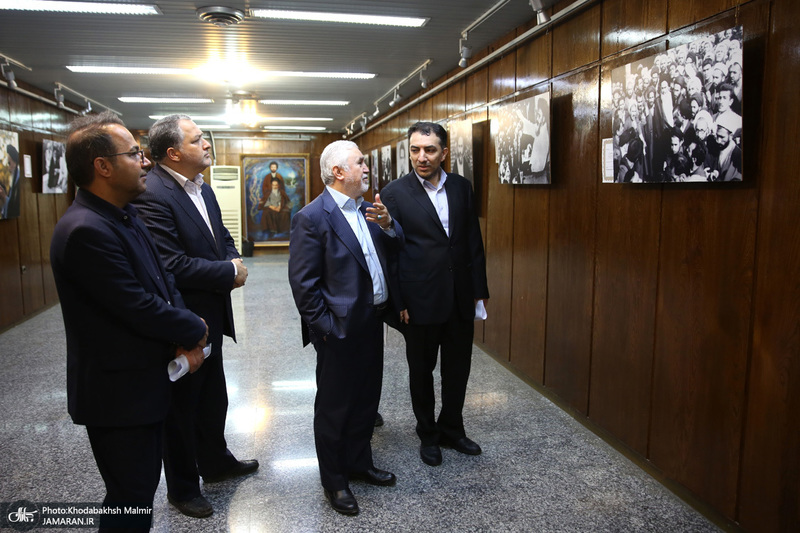 بازدید علی دارابی، معاون میراث فرهنگی از بیت امام خمینی (س) از جماران