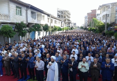 نماز عید فطر در آستارا اقامه شد