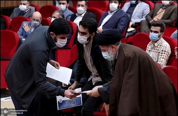انتقادات صریح دانشجویان دانشگاه صنعتی شریف در حضور رئیسی + فیلم و گزارش تصویری